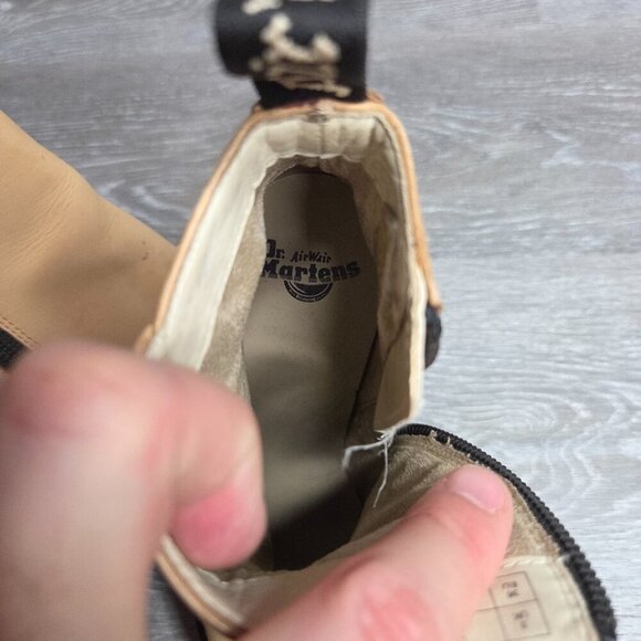 Dr. Martens Women's - Magdalena Tan Wyoming Leather Heeled Zip Boots - Size 5 - Picture 10 of 11